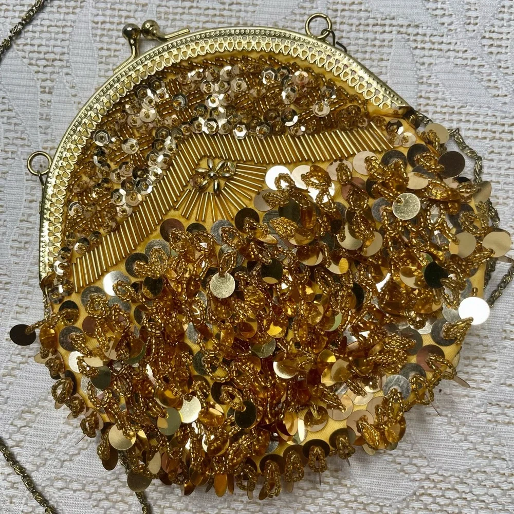 Vintage 7” Stunner Flapper Gold Beaded Sequin Clutch handbag